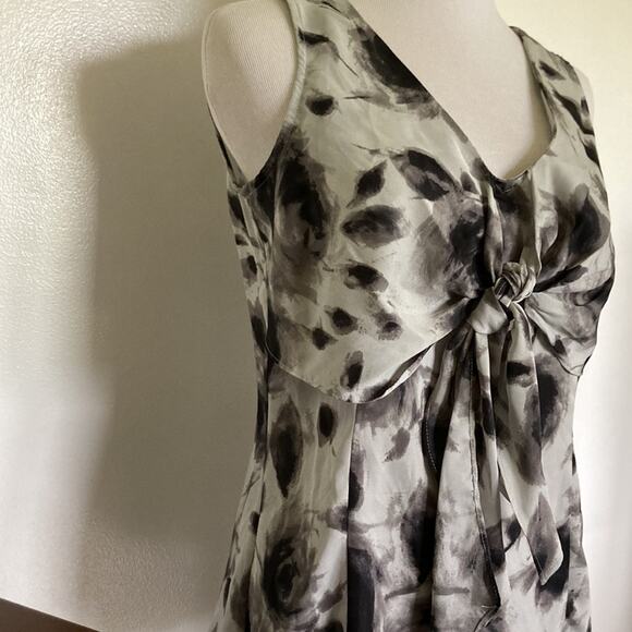 Anne Klein Grey Floral Chiffon Shell, Size S - Picture 3 of 9